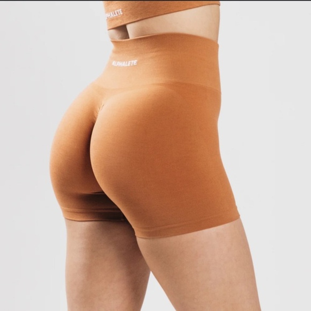 ALPHALETE AMPLIFY SHORTS (S)- Mandarin